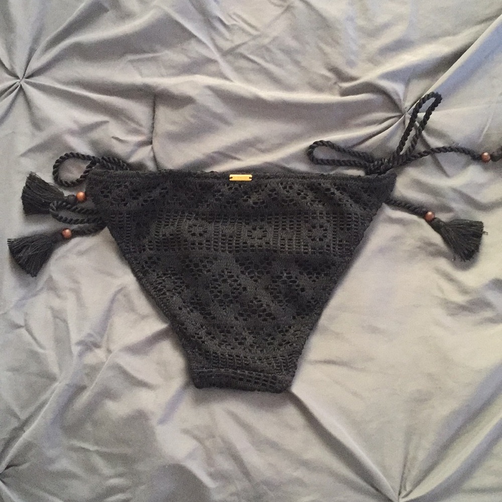 VS black bikini bottoms